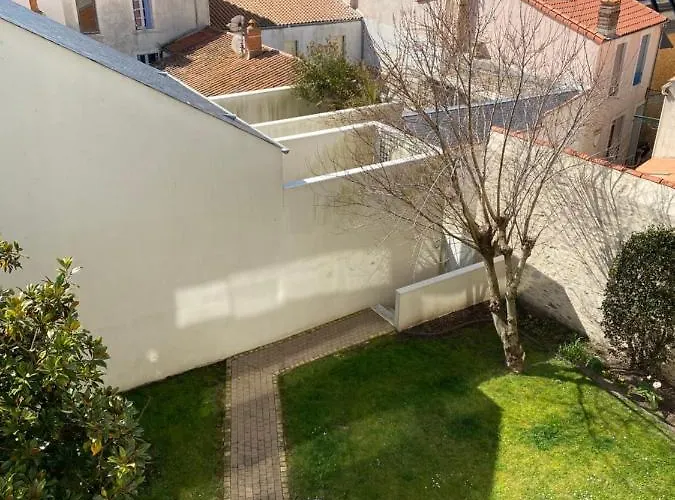 Le Kifanlo - Avec Grande Terrasse Vue Et A 100 M لي سابلِ دولونْ